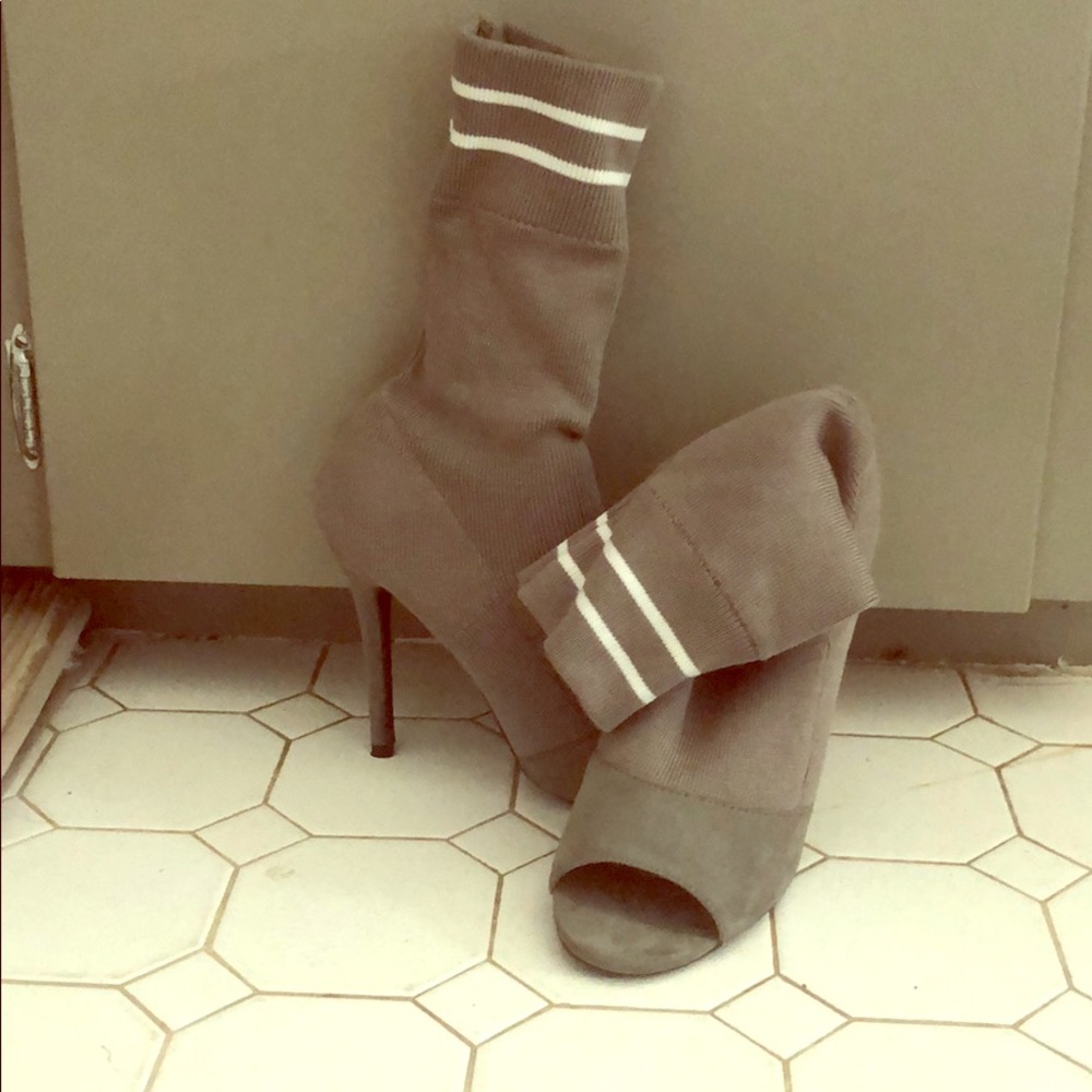 Shoe boots